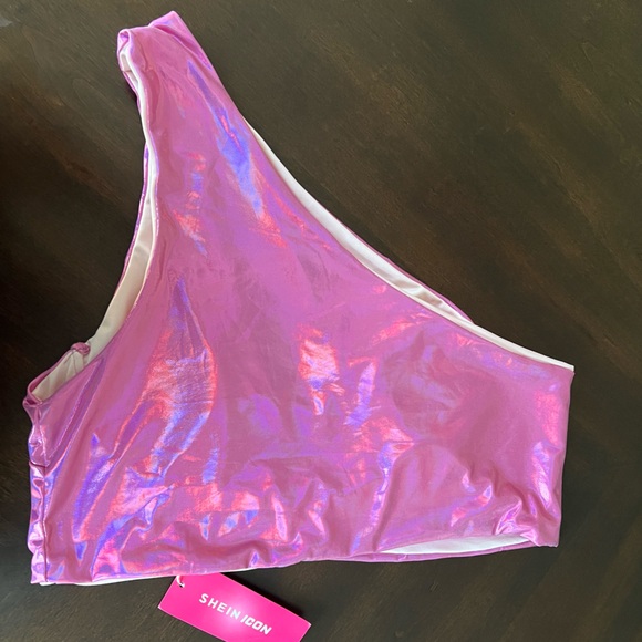 Shimmering Metallic 🌸 Pink One Shoulder Crop top with underwire | Size 2XL - Picture 4 of 4